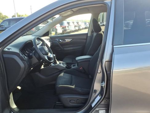 Used 2020 Nissan Rogue SV AWD/4WD image 4
