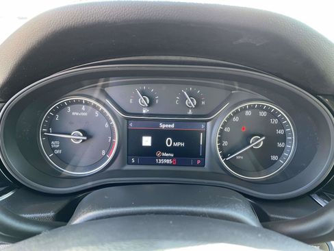 Used 2019 Buick Regal Essence w/ Driver Confidence Package I image 18