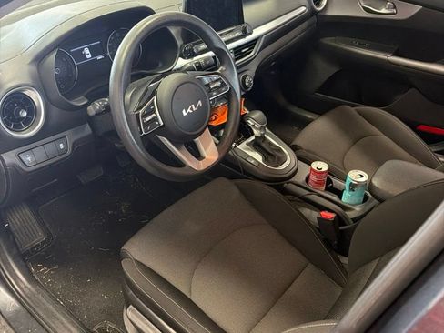 Used 2022 Kia Forte LXS FWD image 2