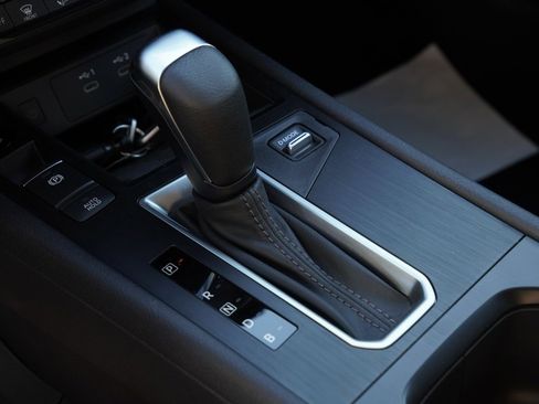 New 2026 Nissan Kicks SV image 13