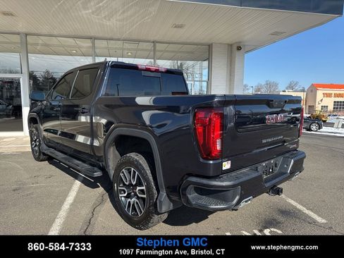 Used 2023 GMC Sierra 1500 AT4 w/ Technology Package image 5