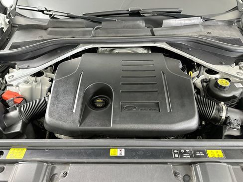 Used 2024 Land Rover Range Rover SE AWD/4WD image 32