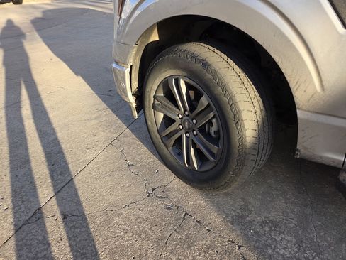 Used 2022 Ford F150 Lariat w/ Equipment Group 502A High image 10