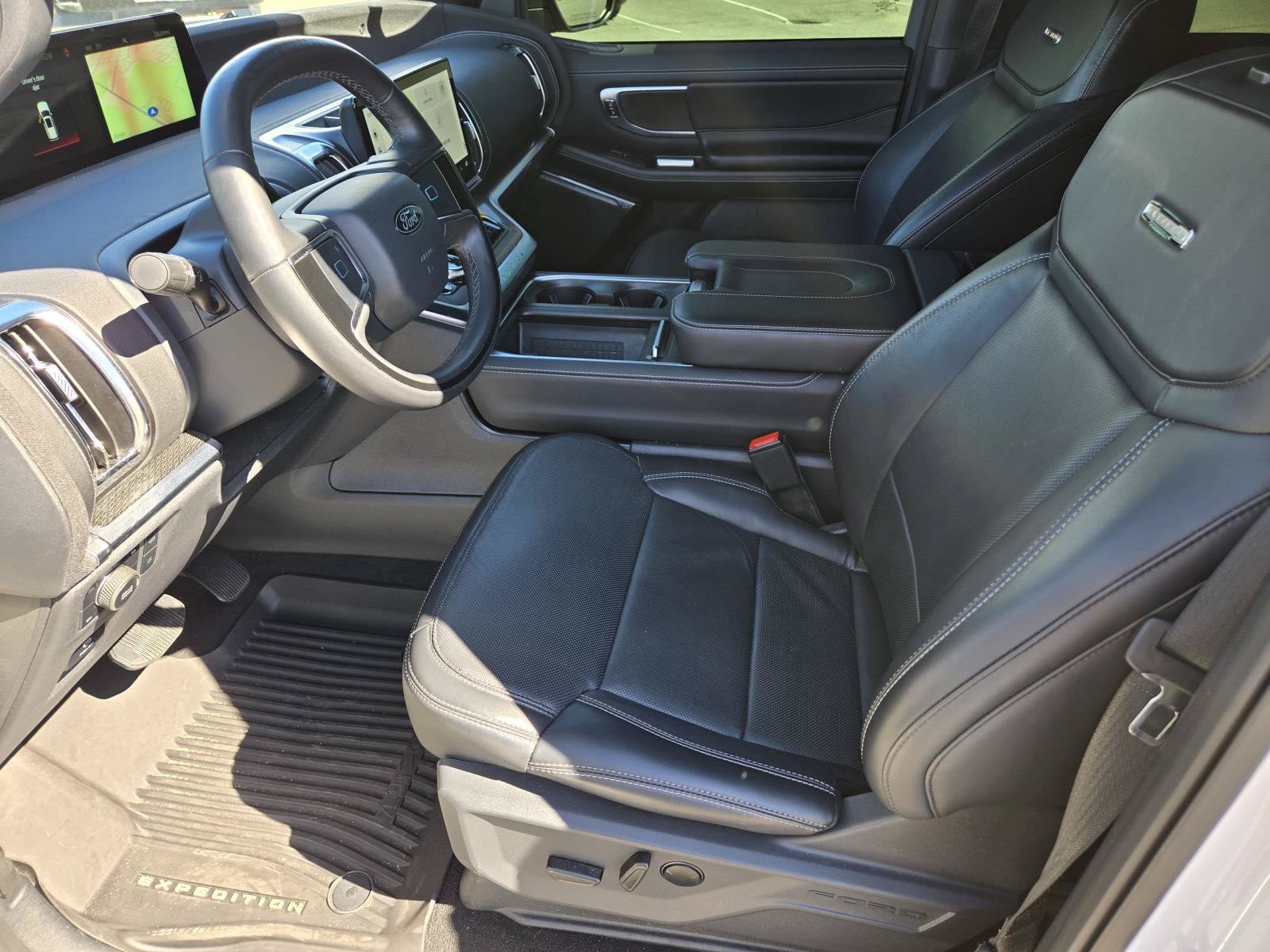 Used 2025 Ford Expedition Max Platinum w/ Stealth Appearance Package AWD/4WD image 15