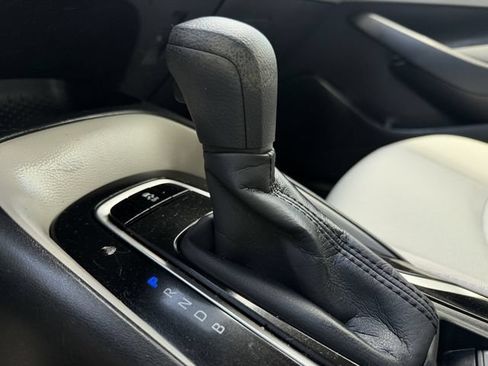 Used 2021 Toyota Corolla LE FWD image 19