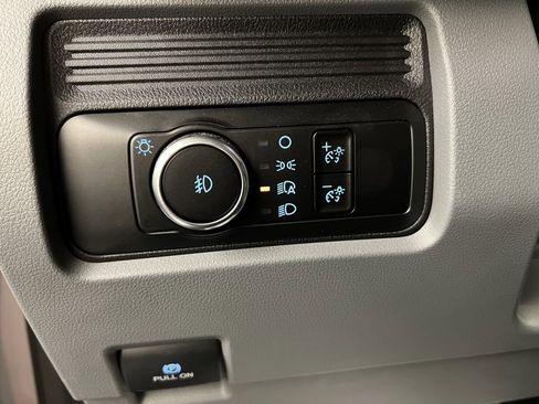 New 2025 Ford F550 4x4 Regular Cab Super Duty image 22