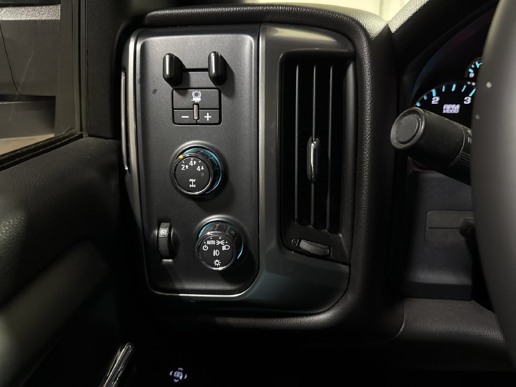 Used 2016 Chevrolet Silverado 3500 LT w/ LT Convenience Package AWD/4WD image 18