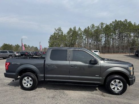 Used 2016 Ford F150 XLT image 9