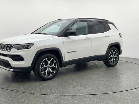 Used 2025 Jeep Compass Limited AWD/4WD image 3