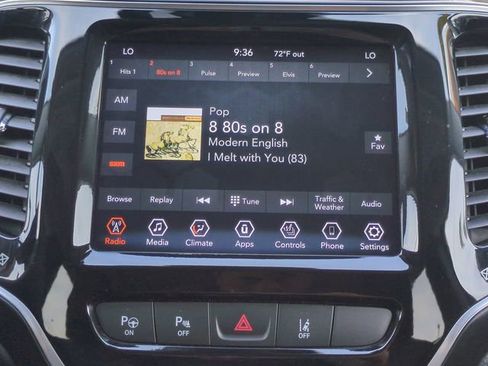 Used 2022 Jeep Cherokee Limited AWD/4WD image 18