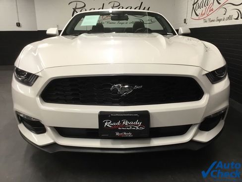 Used 2017 Ford Mustang Convertible image 4
