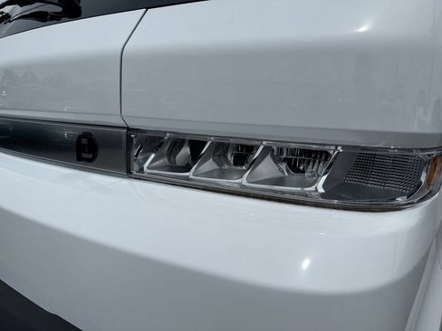 Used 2024 Chevrolet Brightdrop 600 w/ Battery Pack, Max Range AWD/4WD image 10