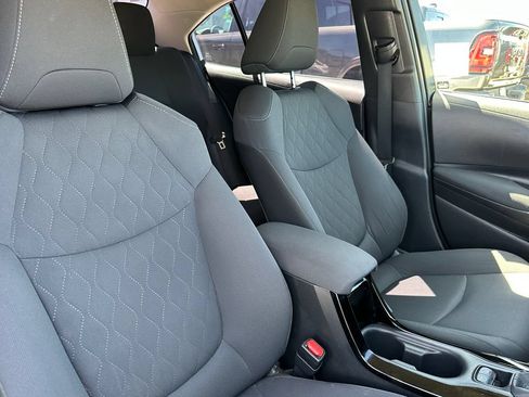 Used 2022 Toyota Corolla LE FWD image 18