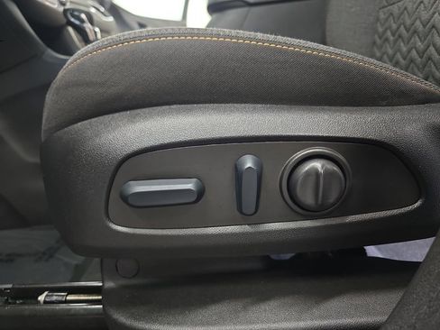 Used 2023 Chevrolet Equinox LT w/ Driver Convenience Package AWD/4WD image 30