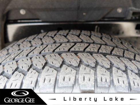 Used 2023 GMC Canyon Denali image 31