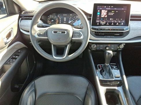 Certified 2022 Jeep Compass Latitude image 14