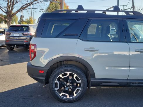 Used 2022 Ford Bronco Sport Outer Banks image 4