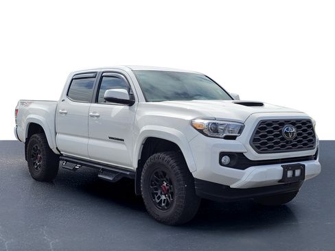 Used 2023 Toyota Tacoma TRD Sport w/ Advanced Technology Package AWD/4WD image 5