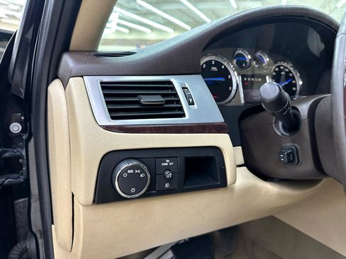 Used 2011 Cadillac Escalade EXT Premium image 18