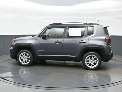 Used 2022 Jeep Renegade Latitude AWD/4WD image 4