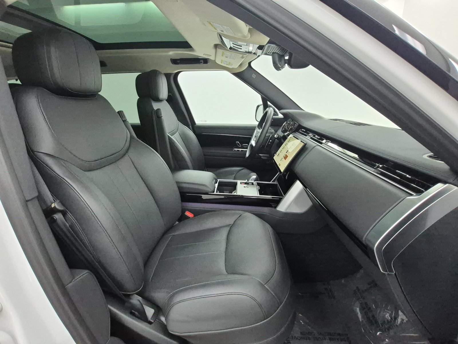 Used 2024 Land Rover Range Rover SE AWD/4WD image 25