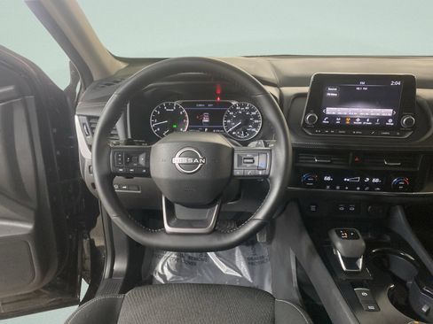 Used 2025 Nissan Rogue SV image 17