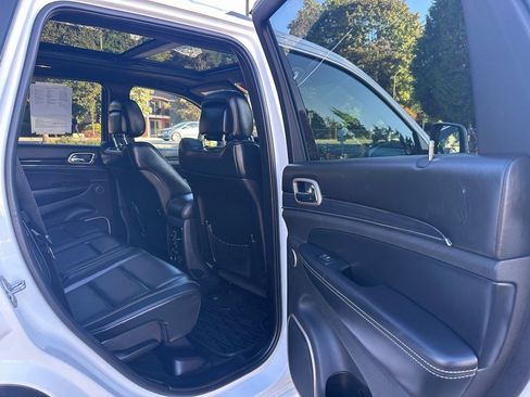 Used 2015 Jeep Grand Cherokee Overland w/ Advanced Technology Group image 12