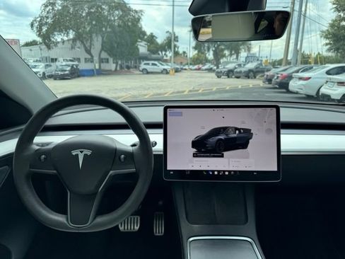 Used 2024 Tesla Model Y Performance AWD/4WD image 9