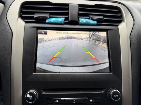 Used 2016 Ford Fusion SE w/ Equipment Group 202A FWD image 18
