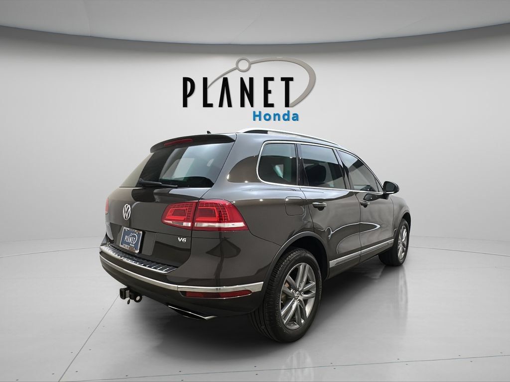 Used 2015 Volkswagen Touareg VR6 AWD/4WD image 9