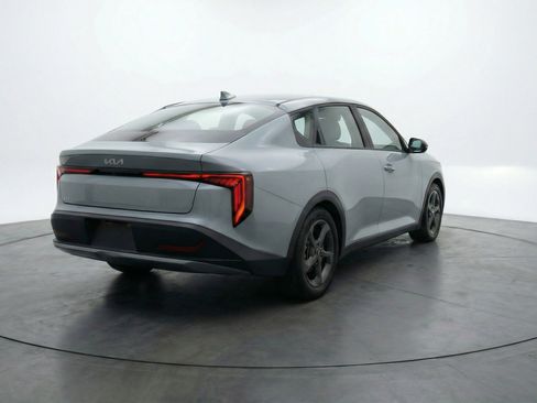 Used 2025 Kia K4 FWD image 9
