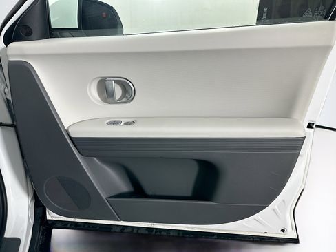 Used 2023 Hyundai Ioniq 5 SE image 31