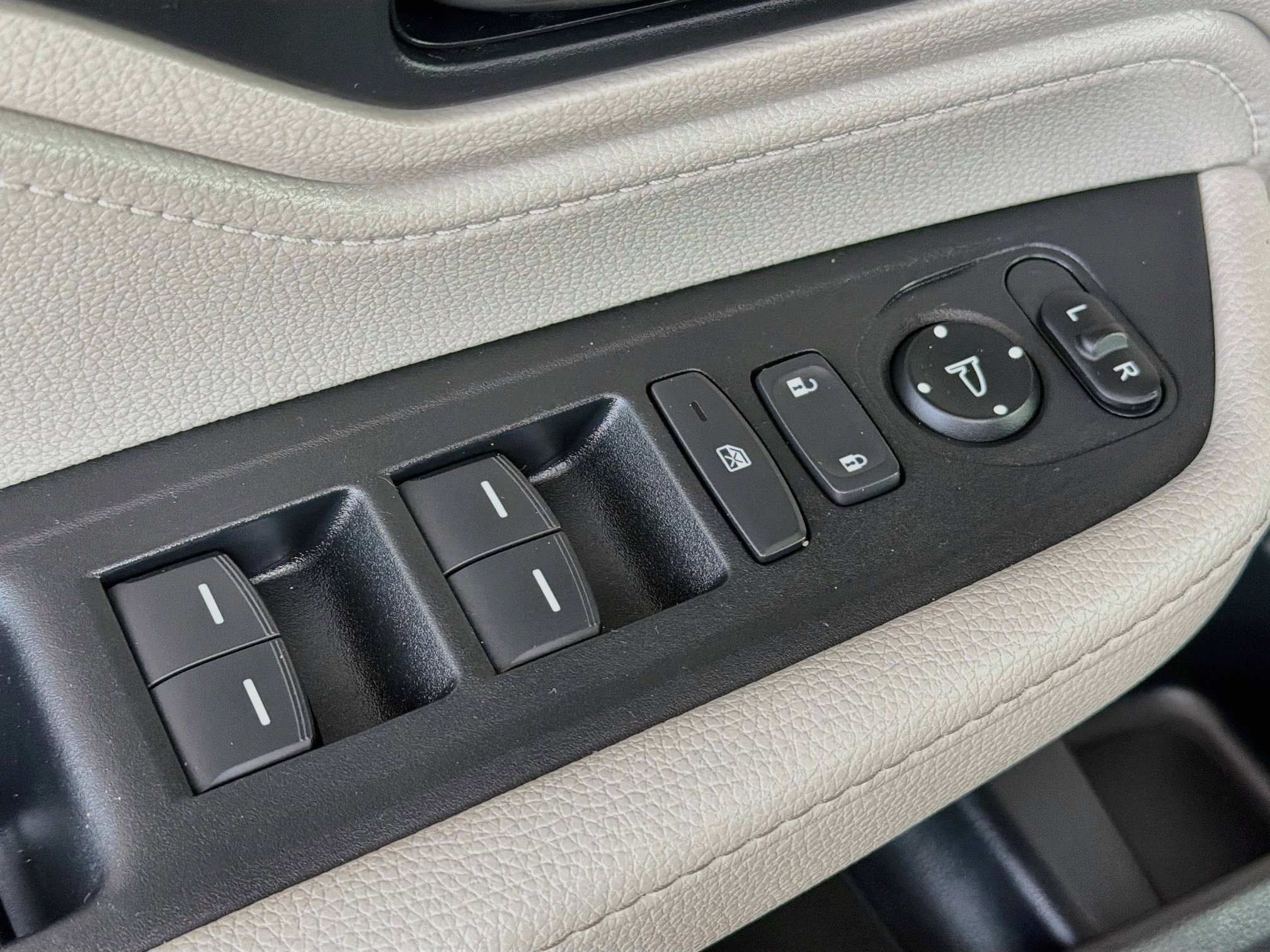 Used 2025 Honda Odyssey EX-L image 15
