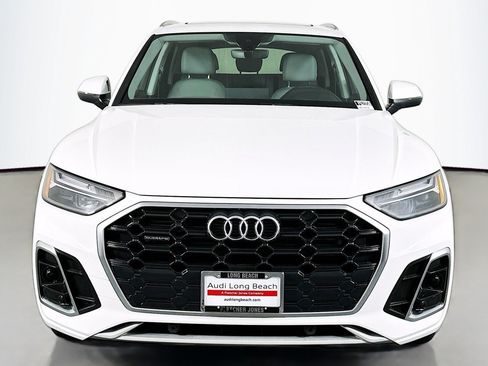 Used 2023 Audi Q5 2.0T Premium w/ Convenience Package AWD/4WD image 2