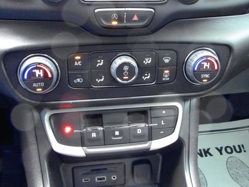 Used 2022 GMC Terrain SLT w/ Elevation Edition image 21