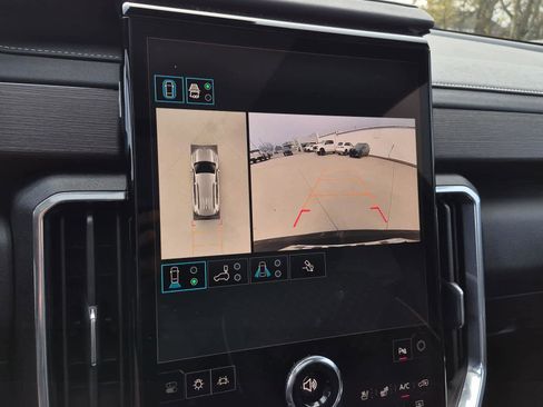 Certified 2025 GMC Acadia Denali image 31