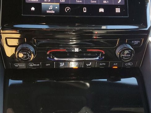 Certified 2025 Jeep Grand Cherokee L Laredo w/ Trailer Tow Package image 32