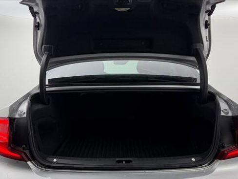 Used 2018 Volvo S90 T5 Momentum w/ Convenience Package FWD image 18