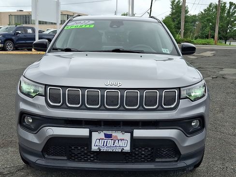 Used 2022 Jeep Compass Latitude AWD/4WD image 2