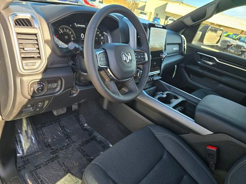 New 2026 RAM 1500 4x4 Crew Cab image 21