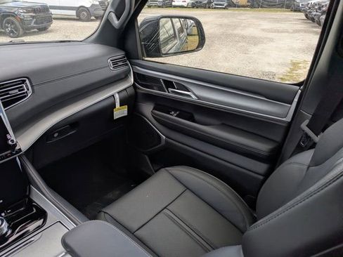 New 2026 Jeep Grand Wagoneer 2WD w/ 8-Passenger Seating Package image 19