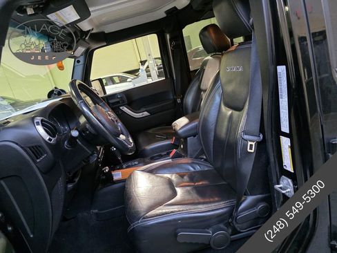 Used 2016 Jeep Wrangler Unlimited Sahara w/ Dual Top Group AWD/4WD image 2