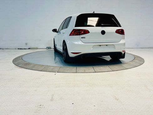Used 2015 Volkswagen GTI S FWD image 29