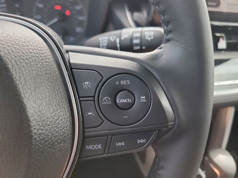 Certified 2024 Toyota Corolla Cross LE image 30