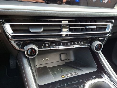 New 2026 Chevrolet Traverse LT w/ Sun and Wheel Package FWD image 12