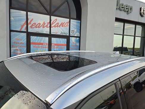 Used 2021 Toyota Highlander XLE image 17