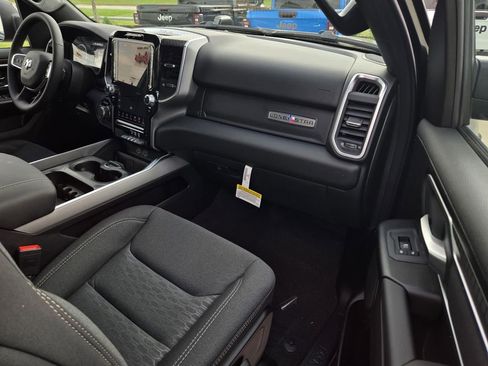 New 2026 RAM 1500 4x4 Crew Cab image 11