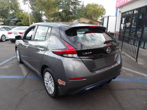 Used 2019 Nissan Leaf S w/ S Charge Package FWD image 4