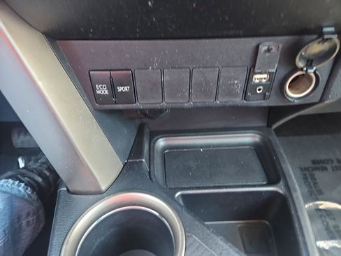 Used 2014 Toyota RAV4 XLE image 23