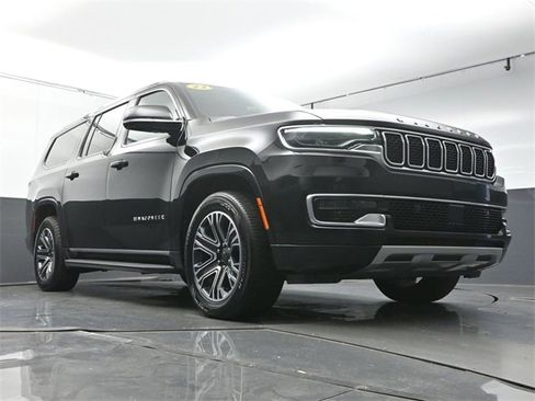 Used 2023 Jeep Wagoneer L Series II image 34